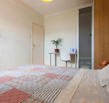 Moscavide Nº 1 M1 Homestay Lisbon