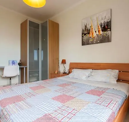 Moscavide Nº 1 M1 Homestay