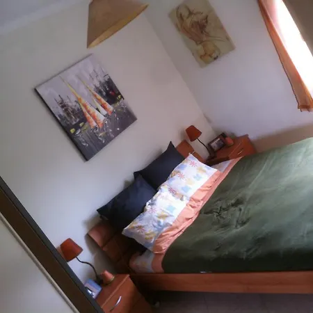 Moscavide Nº 1 M1 Homestay Lisbon